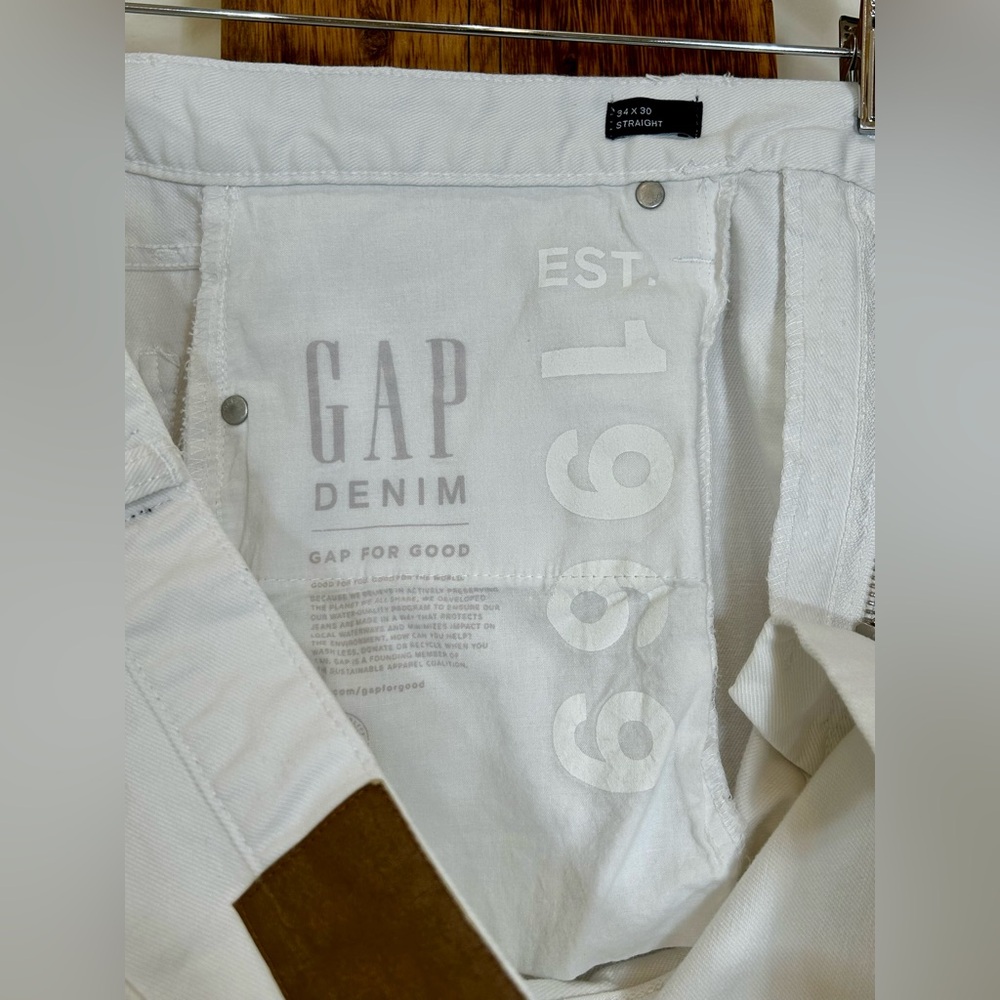 GAP Men's Classic White Straight Jeans